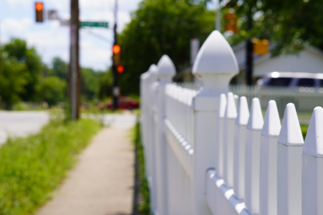 Photo white picket fence